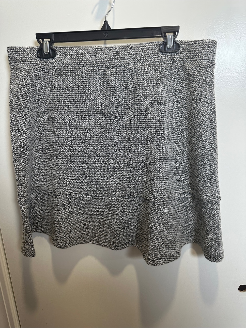 LOFT Black and White Knit A-Line Skirt (57)